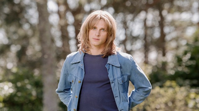 Adam Pålsson spiller den svenske artisten Ted Gärdestad i 