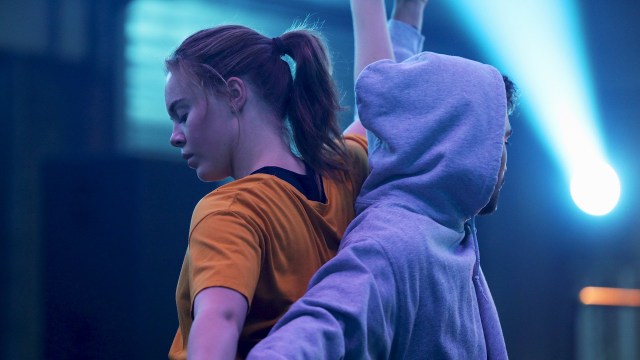 Amalie (Lisa Teige) blir plutselig kastet inn i et spennende hip-hop-miljø i 