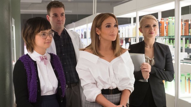 Jennifer Lopez sin rollefigur får seg en stilforvandling når hun får seg ny jobb i Second Act. (Foto: SF Norge).