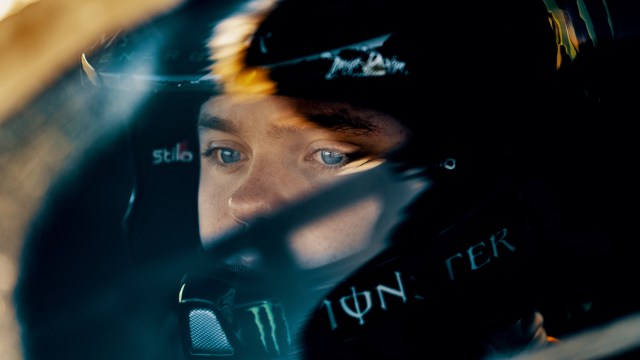 15 år gammel ble Oliver Solberg verdens yngste rallycrosssjåfør, og starten på hans karriere dokumenteres i Born2Drive.  (Foto: Norsk Filmdistribusjon)