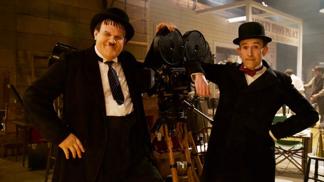 Steve Coogan (t.h.) og John C. Reilly er fabelaktige som komikerlegendene Stan Laurel og Oliver Hardy i 