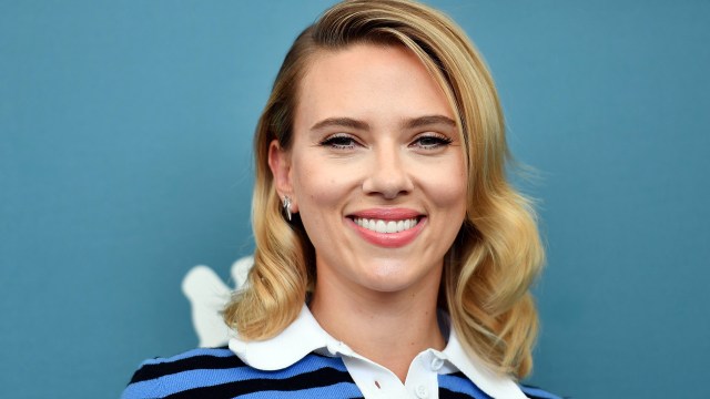 Scarlett Johansson kunne fortelle pressen i Venezia at hun fikk rollen i «Marriage Story» idet hun var i ferd med å skilles selv. (Foto: Alberto PIZZOLI / AFP)