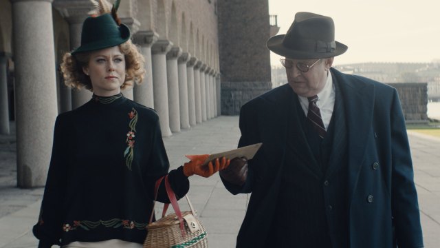 Ingrid Bolsø Berdal og Rolf Lassgård har hovedrollene i det historiske spenningsdramaet Spionen. (Foto: Nordisk Film Distribusjon)