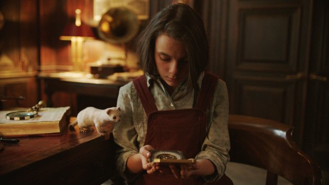 Dafne Keen spiller Lyra Belacqua i His Dark Materials. (Foto: HBO Nordic).