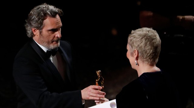 Joaquin Phoenix vant sin aller første Oscar for sin hovedrolle i «Joker». (Foto: Mario Anzuoni, Reuters)