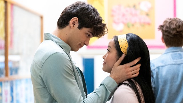 Forholdet til Peter (Noah Centineo) og Lara Jean (Lana Condor) møter noen utfordringer i oppfølgeren til «To All the Boys I've Loved Before». (Foto: Bettina Strauss, Netflix)