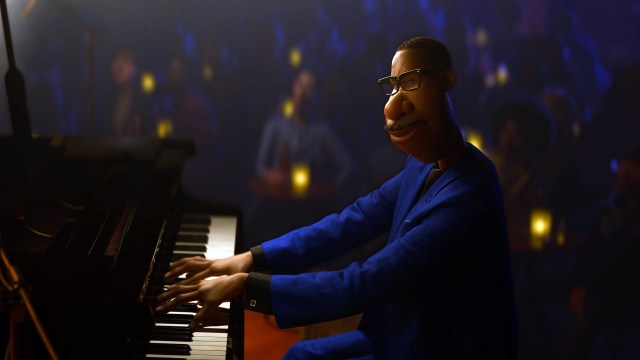 MUSIKALSKE DRØMMER: Joe vil gjerne leve av pianospill i «Sjel». Foto: © 2020 Disney/Pixar. All Rights Reserved