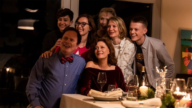 AVSKJED: Familien er samlet for å ta farvel med Lily (Susan Sarandon) i «Blackbird». Foto: Manymore Films