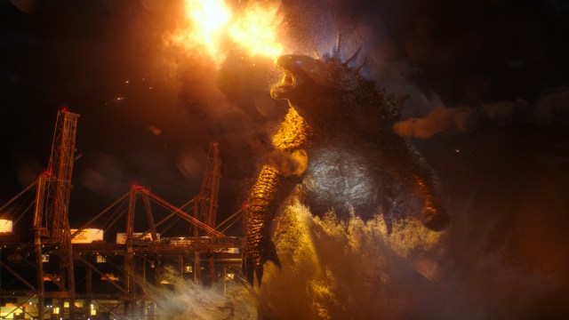 UVENTET ANGREP: Godzilla skaper store ødeleggelser i «Godzilla vs. Kong». Foto: SF Studios / Warner Bros.