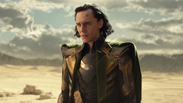 PURK ELLER SKURK? Antihelten Loki  har fått sin egen serie, og det lar Tom Hiddleston virkelig utforske de ulike sidene av rollefigurens komplekse selvbilde, moral og drivkraft. FOTO: ©Marvel Studios 2020