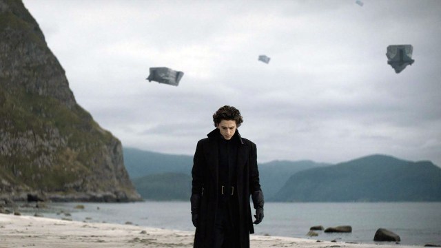 LITT NORSK: Denne scenen fra «Dune» er innspilt på Vestlandet. Foto: Warner Bros.