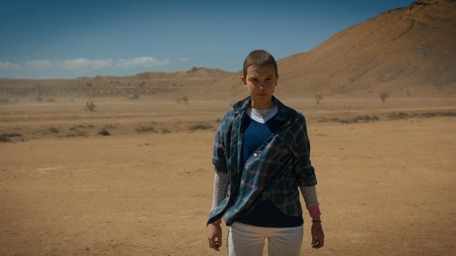 FORBANNA: Millie Bobby Brown som Eleven i sesong 4, del 2 av «Stranger Things». FOTO: Netflix.