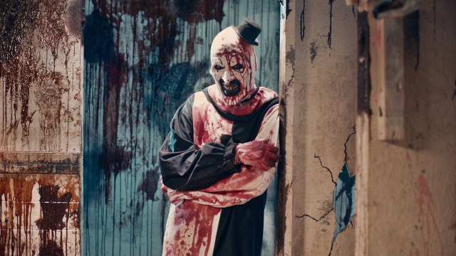 TILBAKE: Art the Clown (David Howard Thornton) er i sving atter en gang i «Terrifier 2». Foto: Another World Entertainment