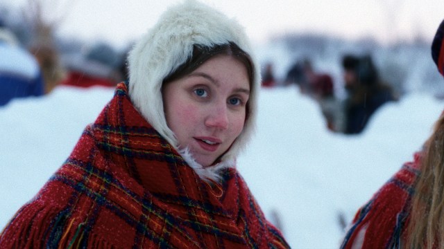 DEBUTERER: Ella Marie Hætta Isaksen spiller hovedrollen som Ester i «Ellos eatnu - La elva leve». Foto: Mer Filmdistribusjon