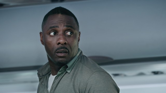 STAUT KAR: Idris Elba i «Hijack». Foto: Apple TV+