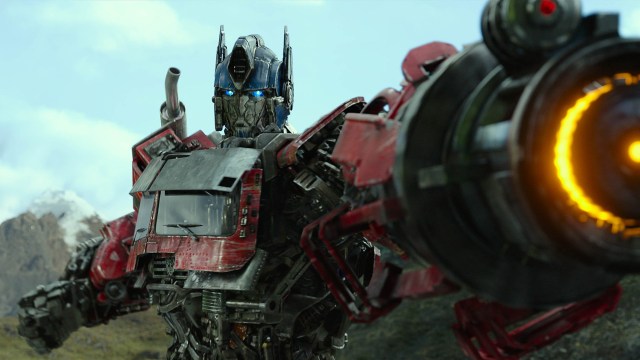 ROBOTLEDER: Optimus Prime (Peter Cullen) er sjefen for Autobots i «Transformers: Rise of the Beasts». Foto: ©2023 Paramount Pictures. Hasbro, Transformers and all related characters are trademarks of Hasbro. ©2023 Hasbro