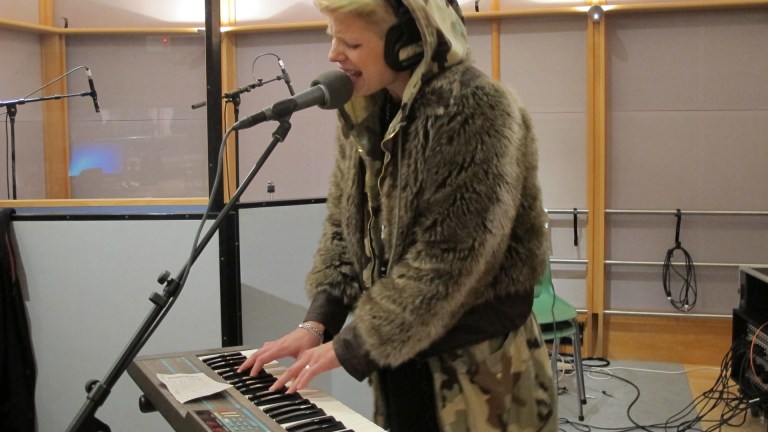 Hør Sandra Kolstad live