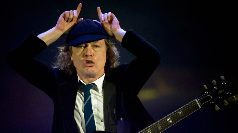 AC/DC mot usannsynlig comeback