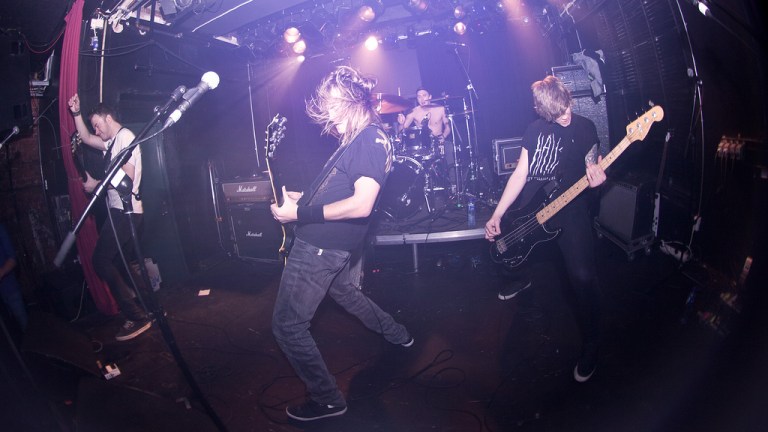 Overthrow-konkurransen trukket