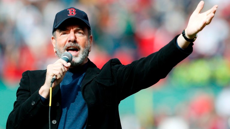 Neil Diamond hjelper Boston