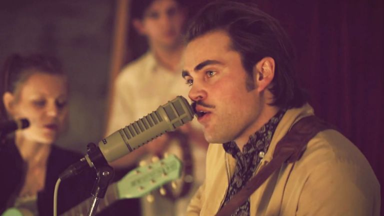 Videopremiere: Mikhael Paskalev