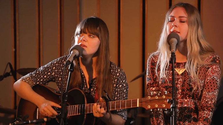 Se First Aid Kit live hos Ruben