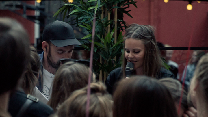 Musikk: Snokte i Billie Vans gamle dagbok