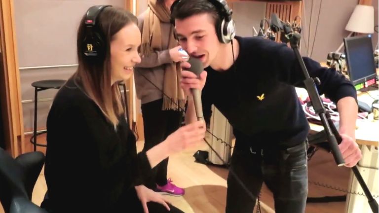 Video: Honningbarna covrer Christine (!)