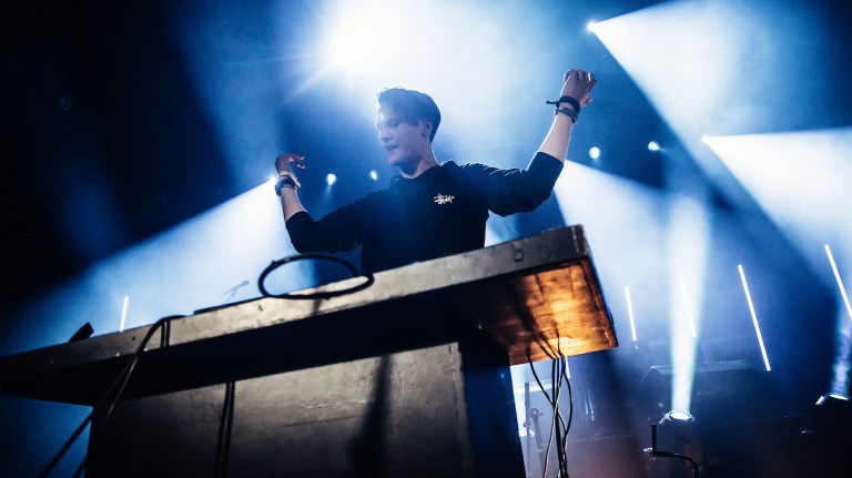 Slik snakker du med barna om Tropical house