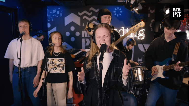 Musikk: Slik har du neppe hørt Astrid S-låta «Someone New»
