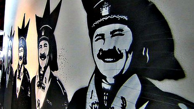 PØBEL og DOLK