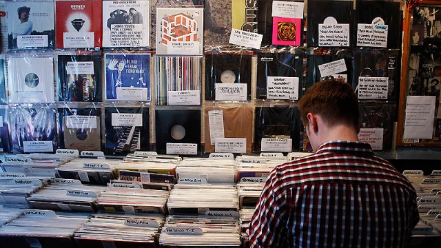 Vinyl, Wimp, Facebook