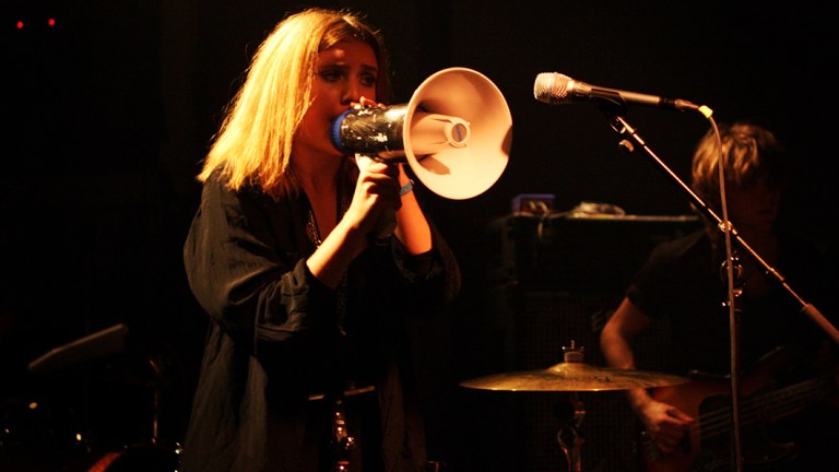 Få litt med Lykke Li