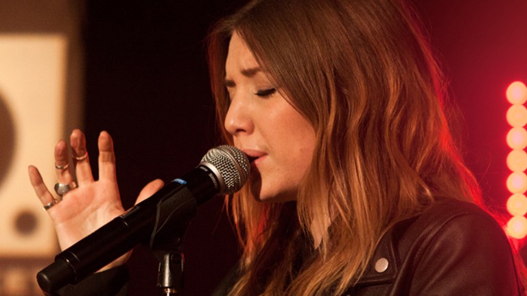 Alle elsker Lykke Li