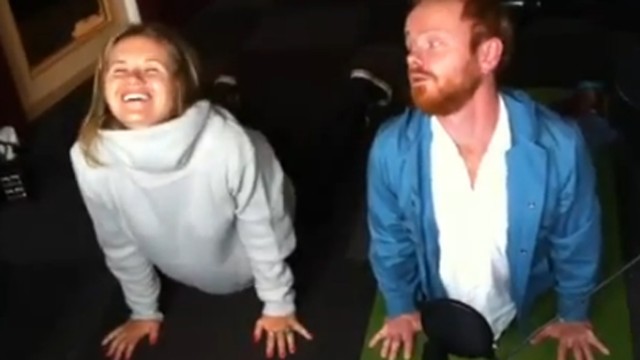 Ravi lærer Live Yoga