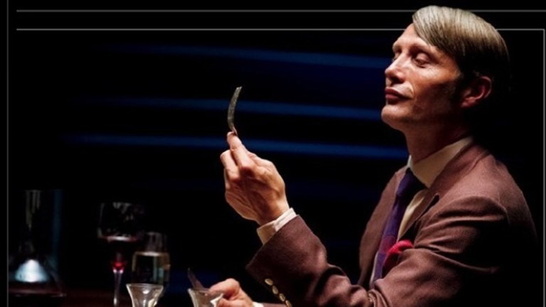 Se Mads Mikkelsen som Hannibal Lecter