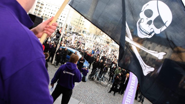 – Piratpartiet minner om en gjeng nerder på datakonferanse