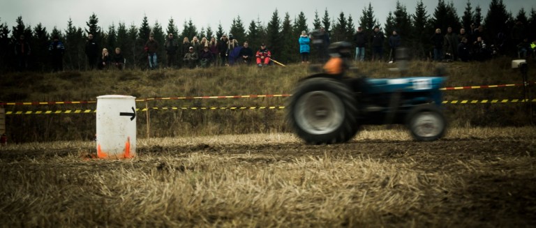 Far, traktorcross og akevitt