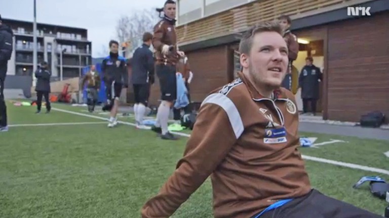 – Jeg er den første homofile i tippeligaen