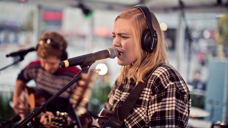 Se Matilda spille live