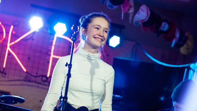 Musikk: Se Sigrids eksklusive opptreden