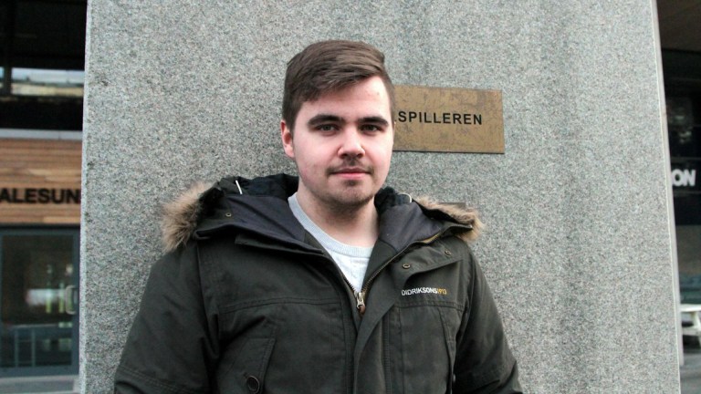 Sigurd (21) spilte bort 500.000 på få dager