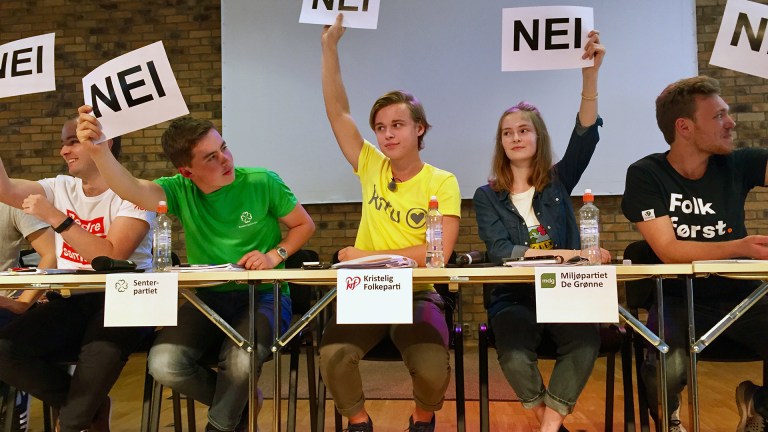 Er det greit å banne i KrFU?