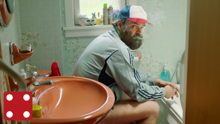 Morsom film som treffer noe tidløst