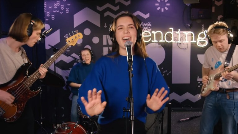 Musikk: Mall Girl live hos Christine