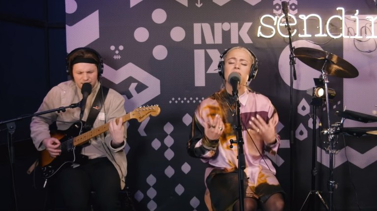 Musikk: Julie Bergan covrer Unge Ferrari