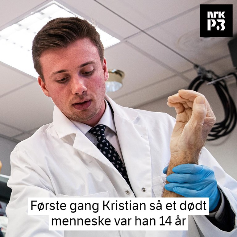 Link i bio: Å jobbe med døde har aldri plaget han, men tanken på foreldrenes bortgang får ham til å gråte