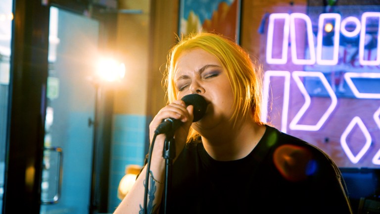 Wow! Imerika med vakker cover av «I guess I’m in love»