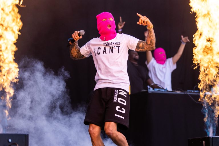 – Kamelen har tatt på Ballinciaga-maske, og det kler ham