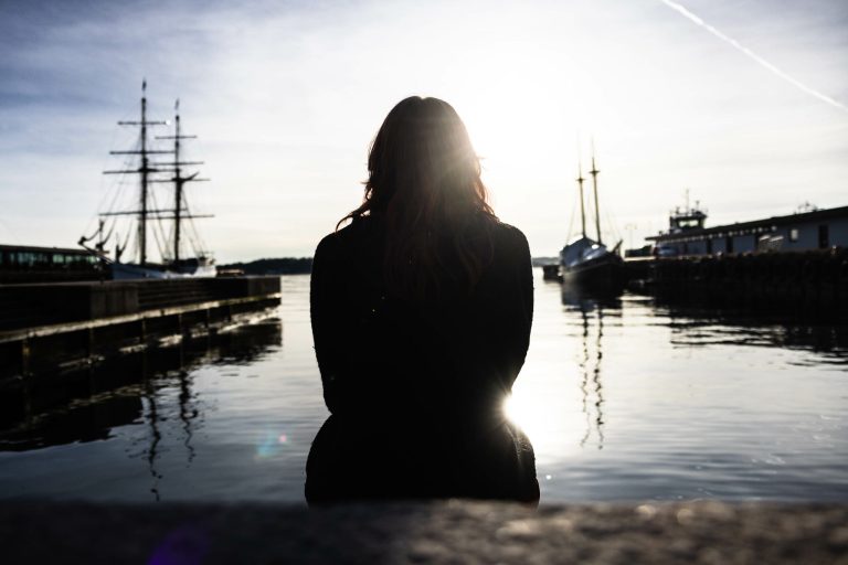 «Julie» (24) er polyamorøs: – Ikke fordi jeg vil ha sex med alle  